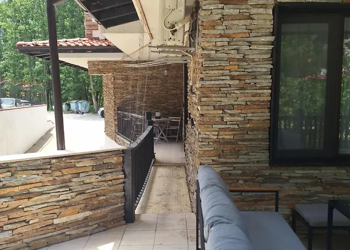 Paradise 105 Приморско